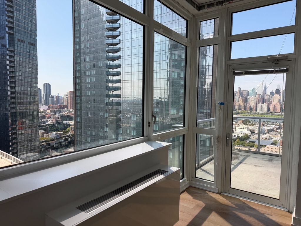 Crescent Street & 43rd Avenue - Photo 3