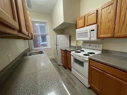340 N Craig St - Photo 2