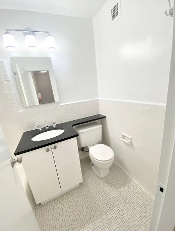 442 West 57th Street - Photo 3