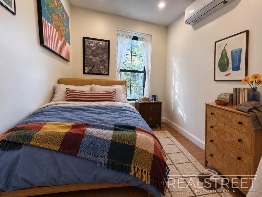 63 Ralph Avenue - Photo 7