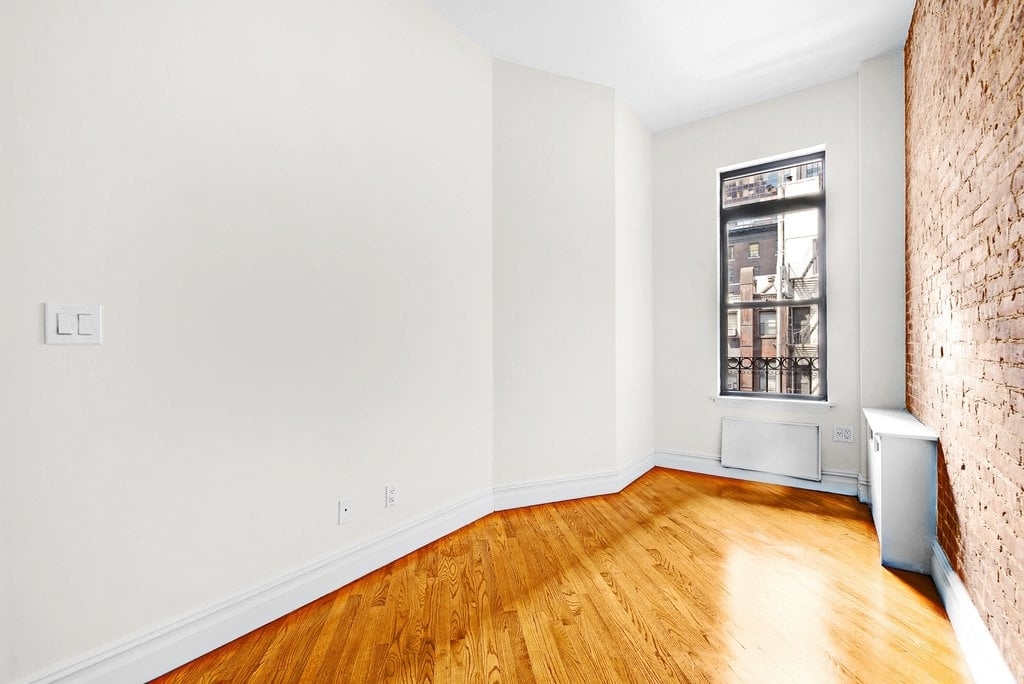 West 54th Street - Photo 4