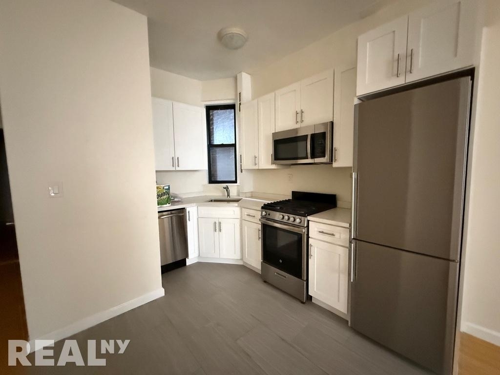 E 82nd St - Photo 1