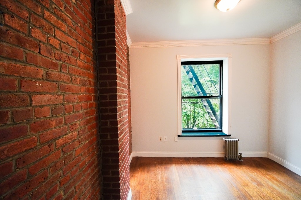 W 103rd St - Photo 5