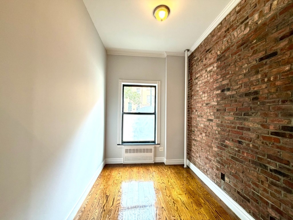 West 14th Street - Photo 4