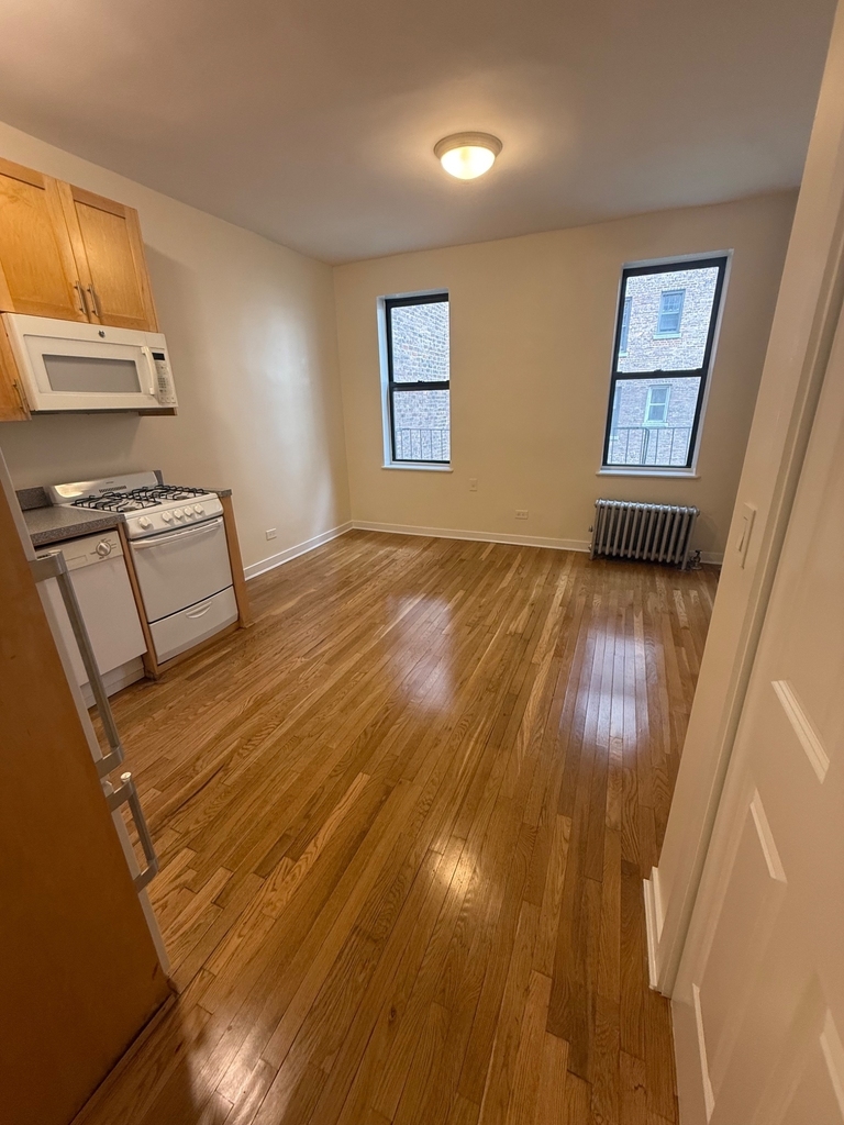 E 89th St - Photo 1