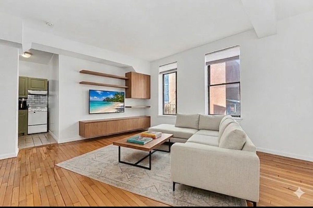 690 Greenwich Street - Photo 1