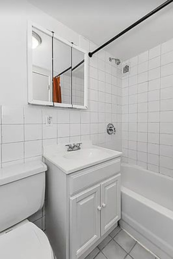 690 Greenwich Street - Photo 4