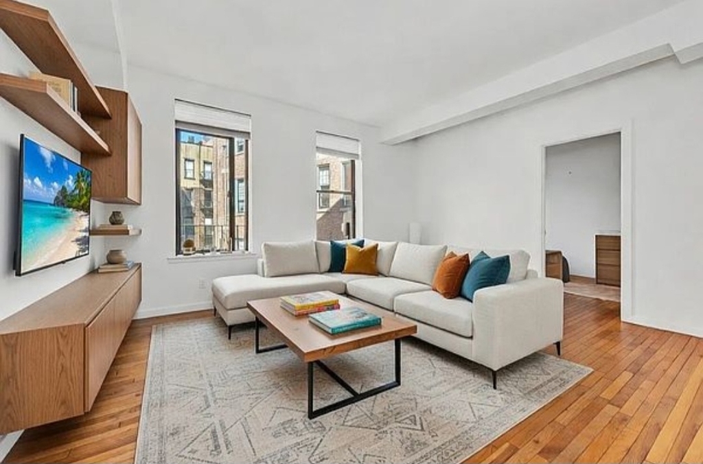 690 Greenwich Street - Photo 0