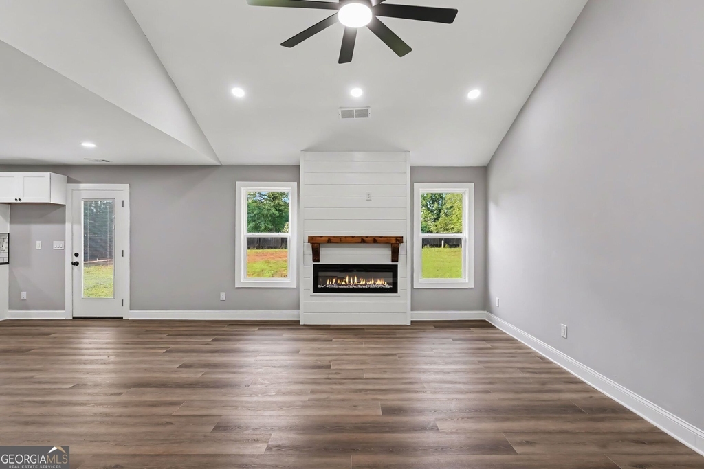 520 Vineyard Road - Photo 5