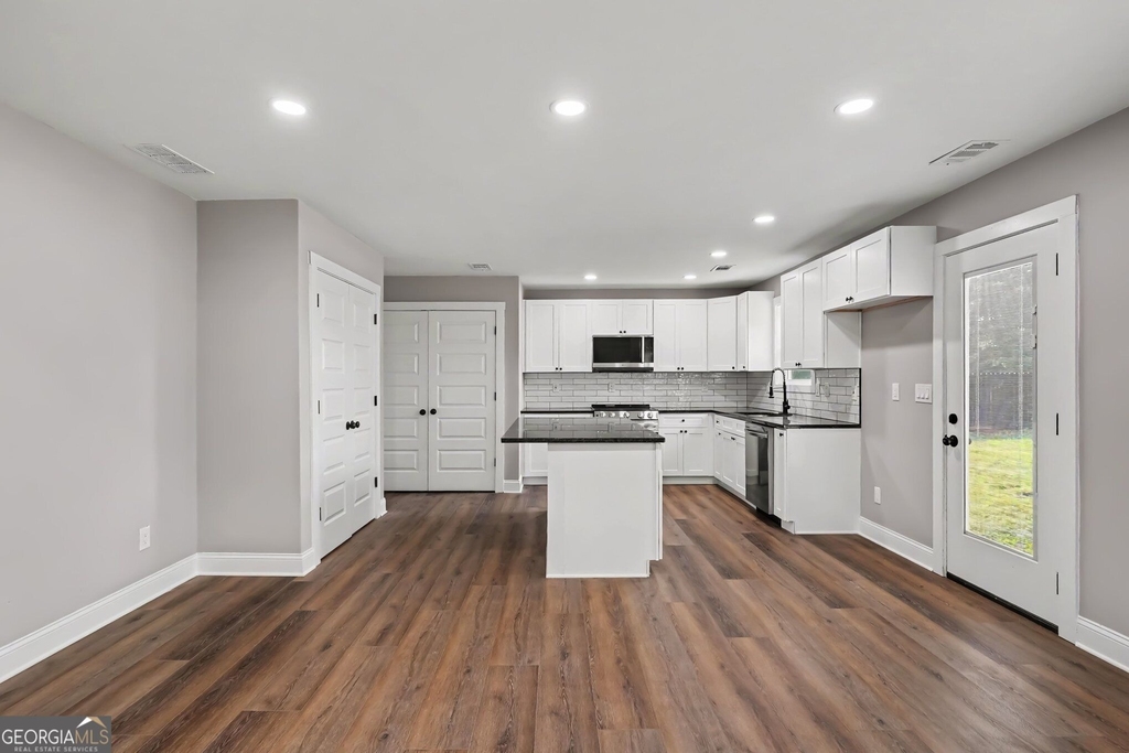 520 Vineyard Road - Photo 8