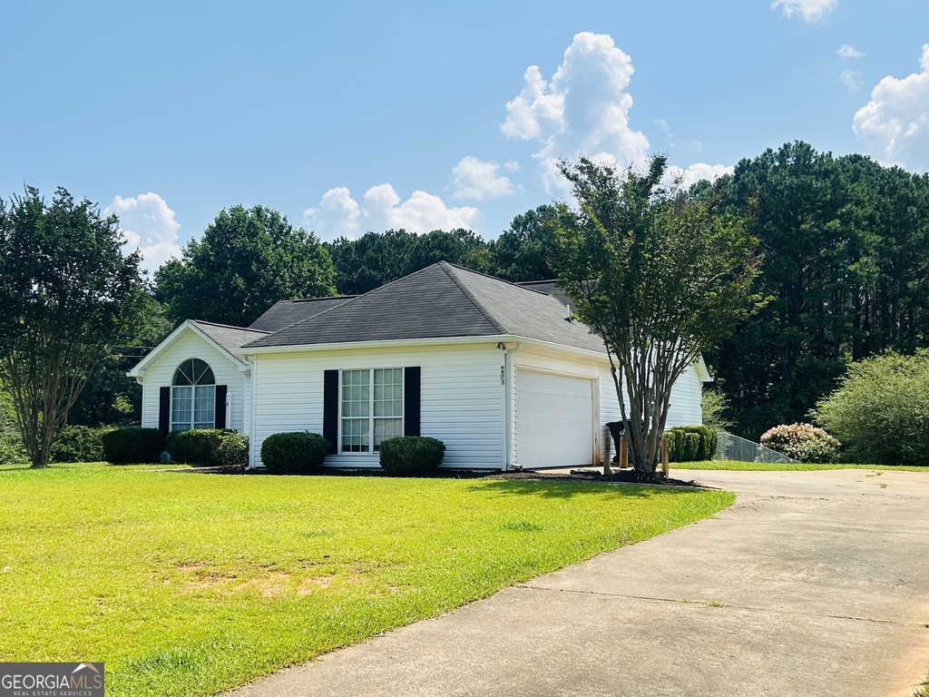 210 Shamrock Way - Photo 1