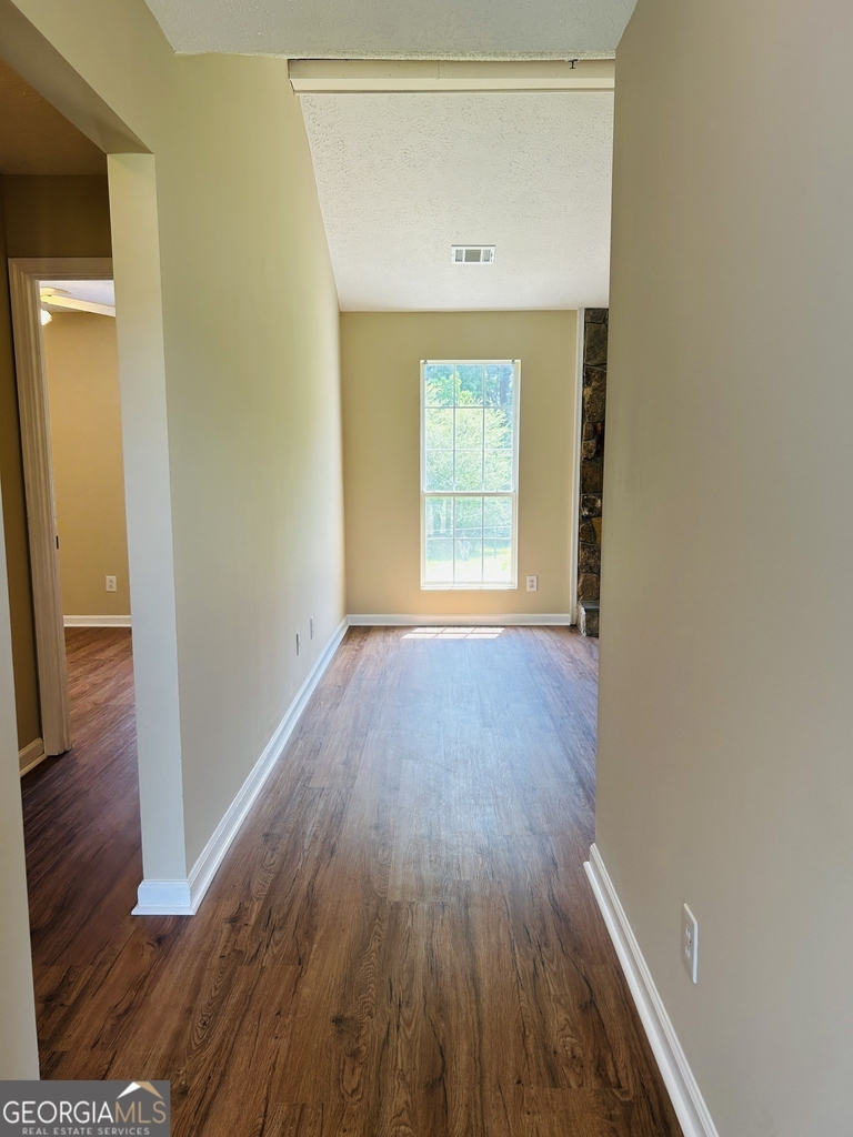 210 Shamrock Way - Photo 3