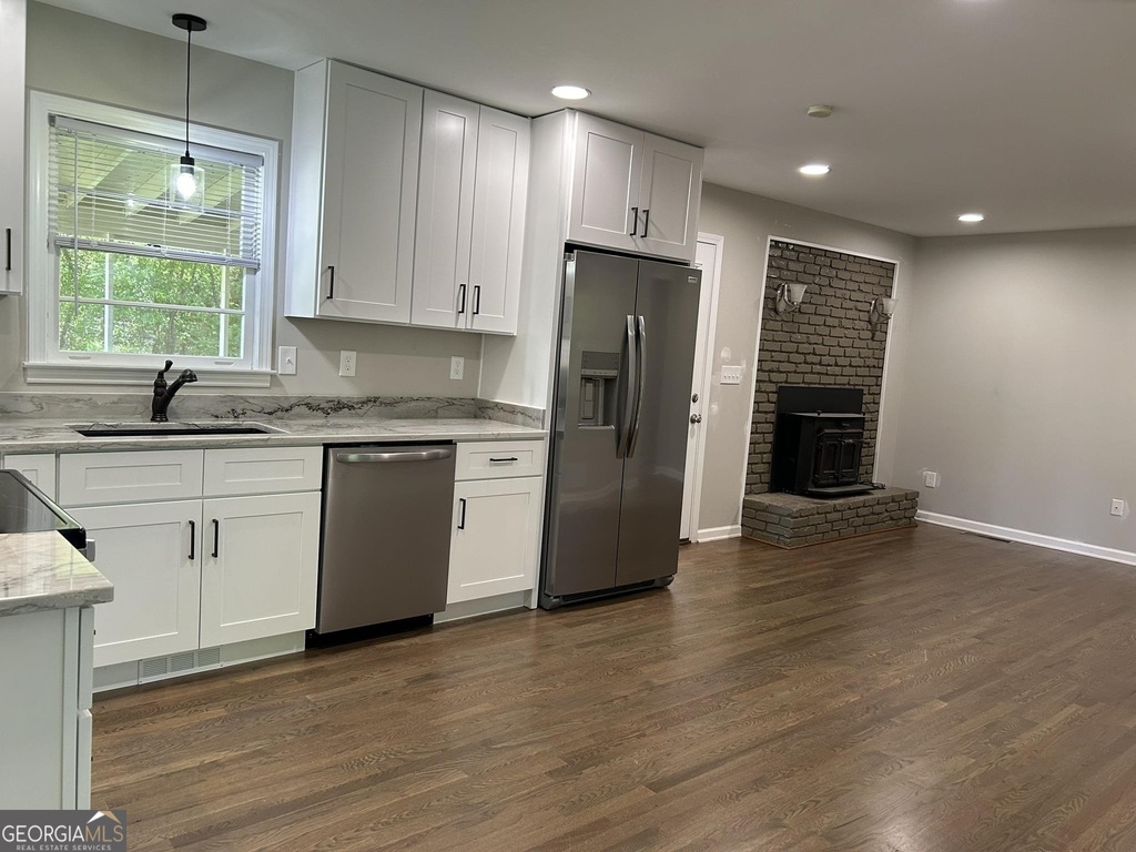720 Jewel Place - Photo 9
