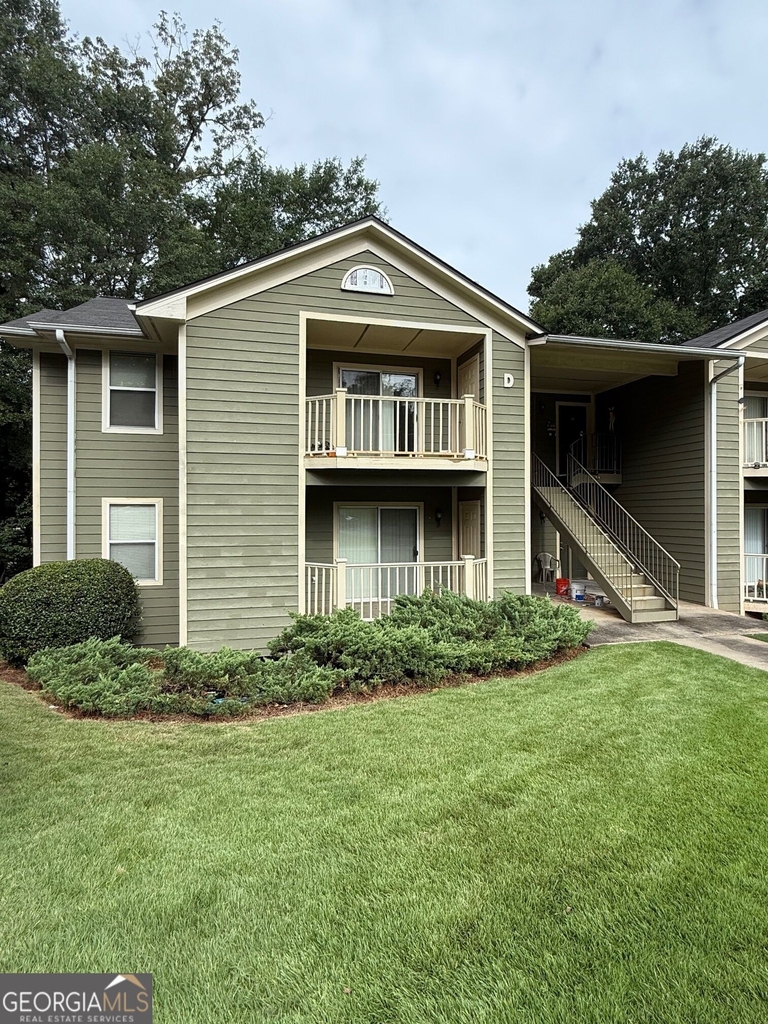 320 Ridgewood Avenue - Photo 0