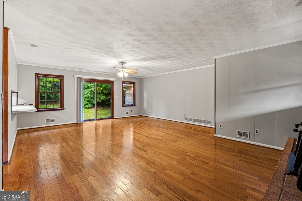 3345 Canary Lake Drive - Photo 2