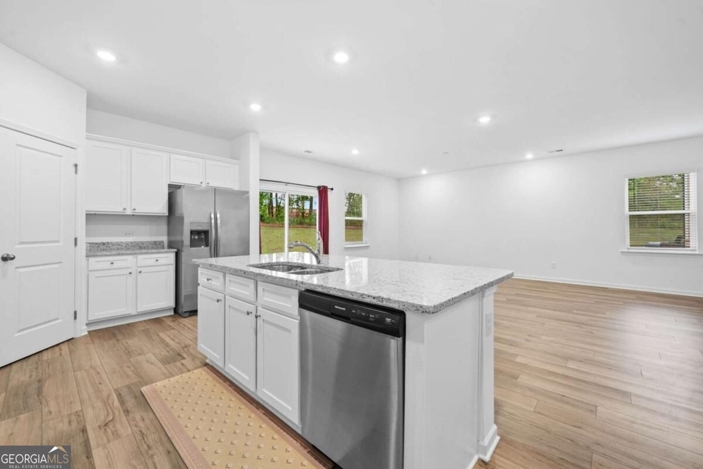 788 Evergreen Road - Photo 5