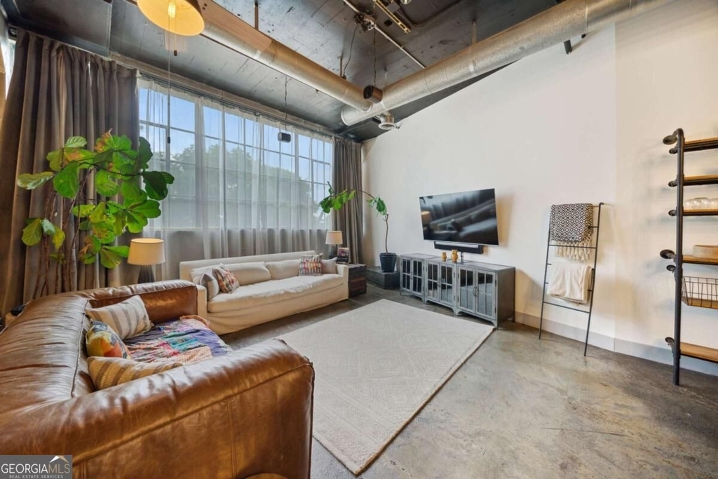 881 Memorial Drive Se - Photo 10