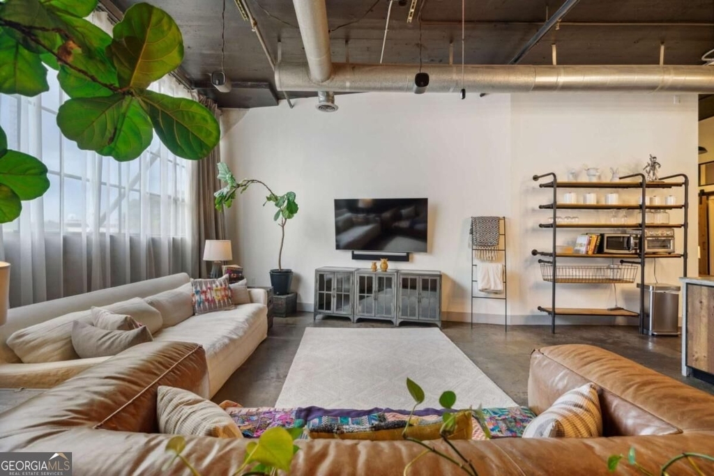 881 Memorial Drive Se - Photo 8