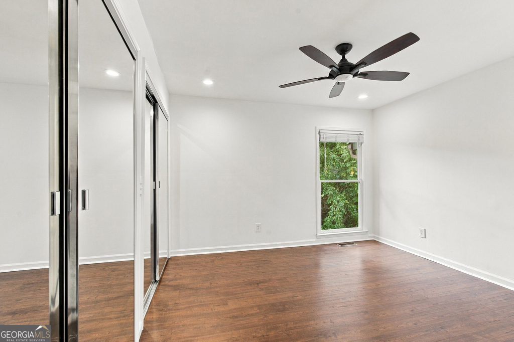 653 Park Village Drive Ne - Photo 28