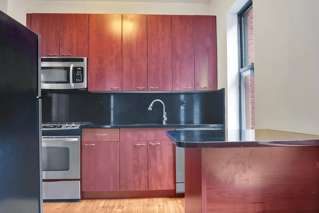 121 Madison Avenue - Photo 1