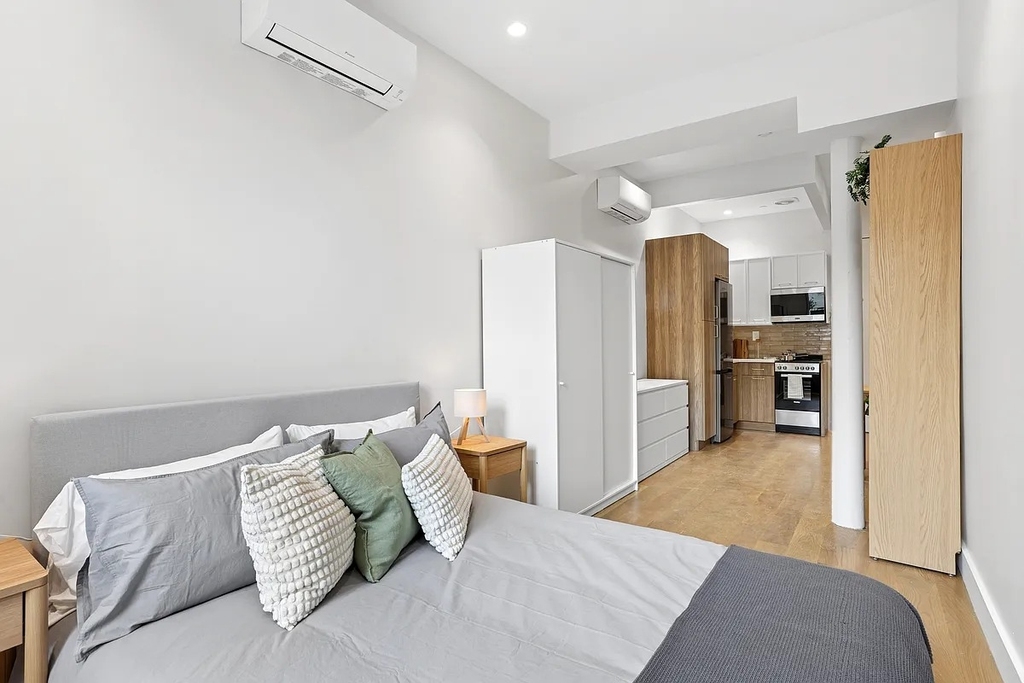 275 20th Street - Photo 3