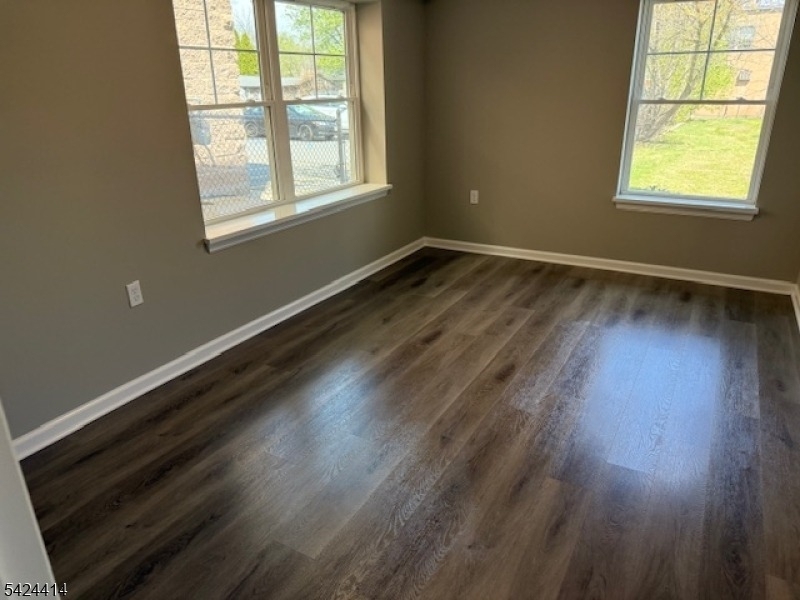 237 Main St - Photo 3
