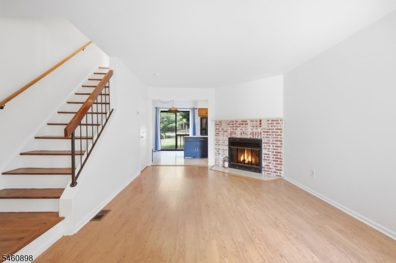 126 Locust Ct - Photo 8