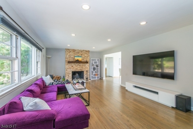 4 Molly Stark Dr - Photo 5