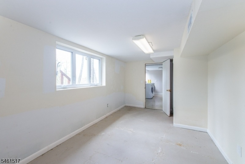 4 Molly Stark Dr - Photo 30