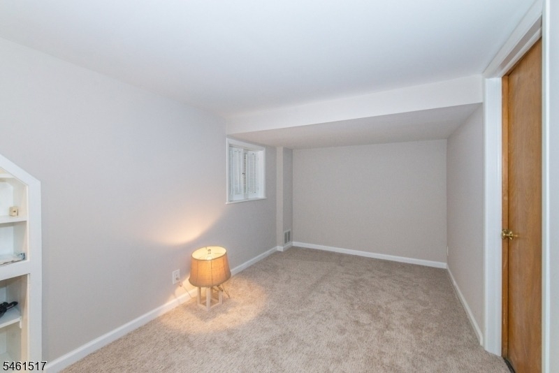 4 Molly Stark Dr - Photo 27