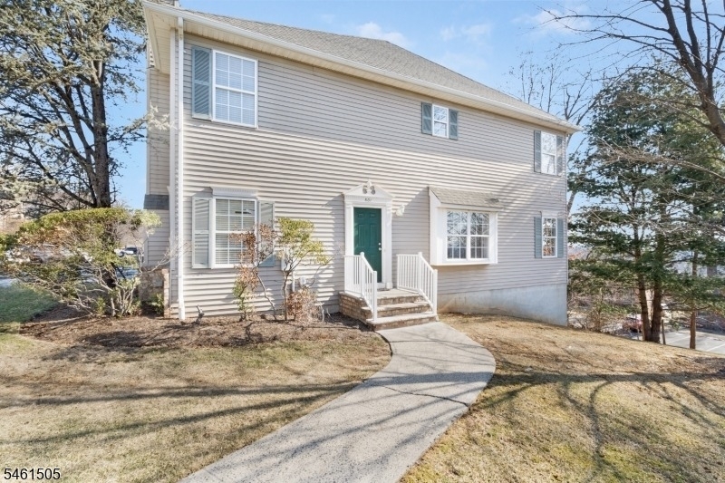 101 Tallwood Ln - Photo 0