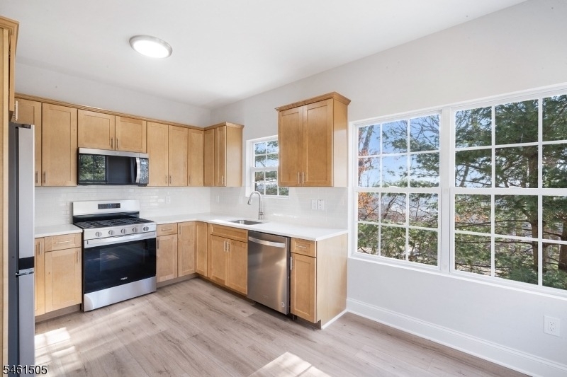 101 Tallwood Ln - Photo 2