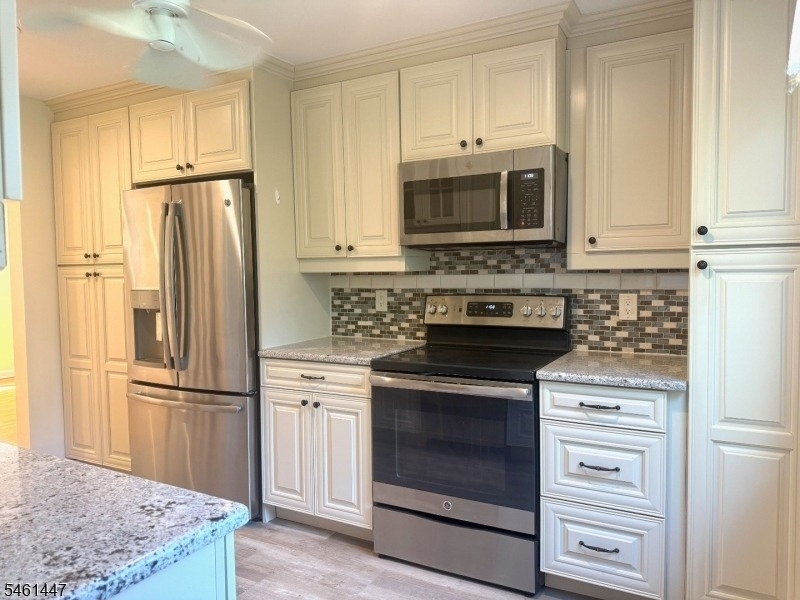 93 Troy Dr - Photo 6