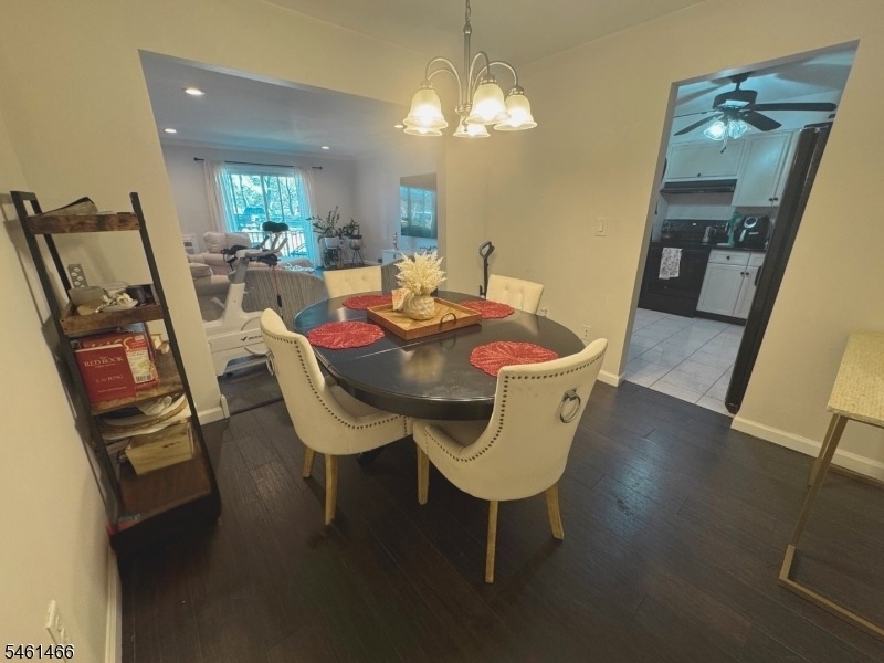 806 Eves Dr - Photo 2