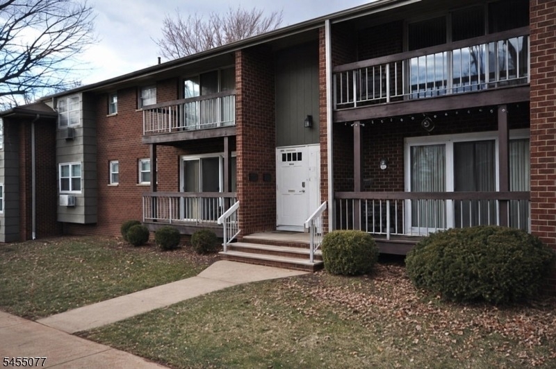 18 Deanna Dr - Photo 0