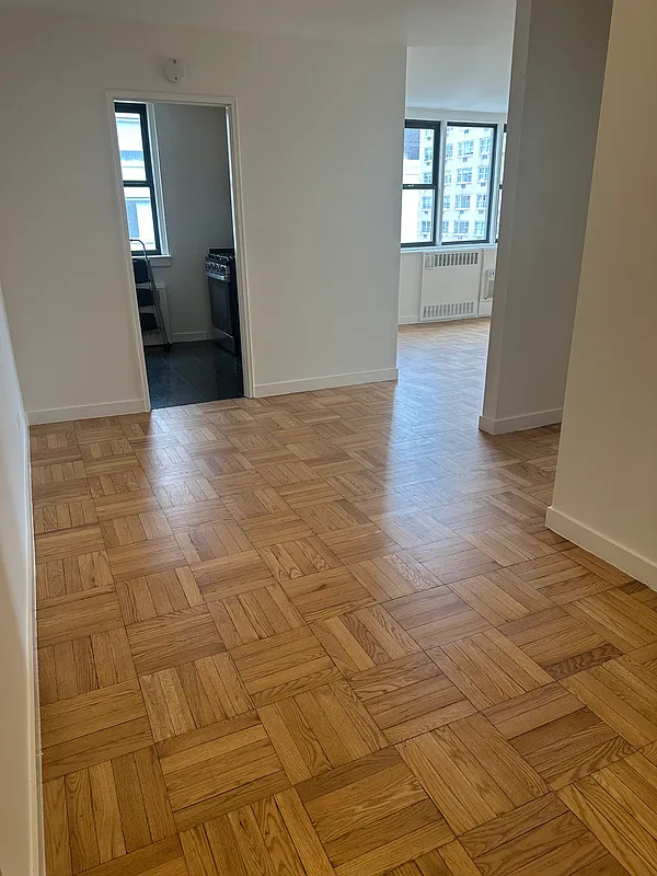 435 East 79th Street - Photo 2