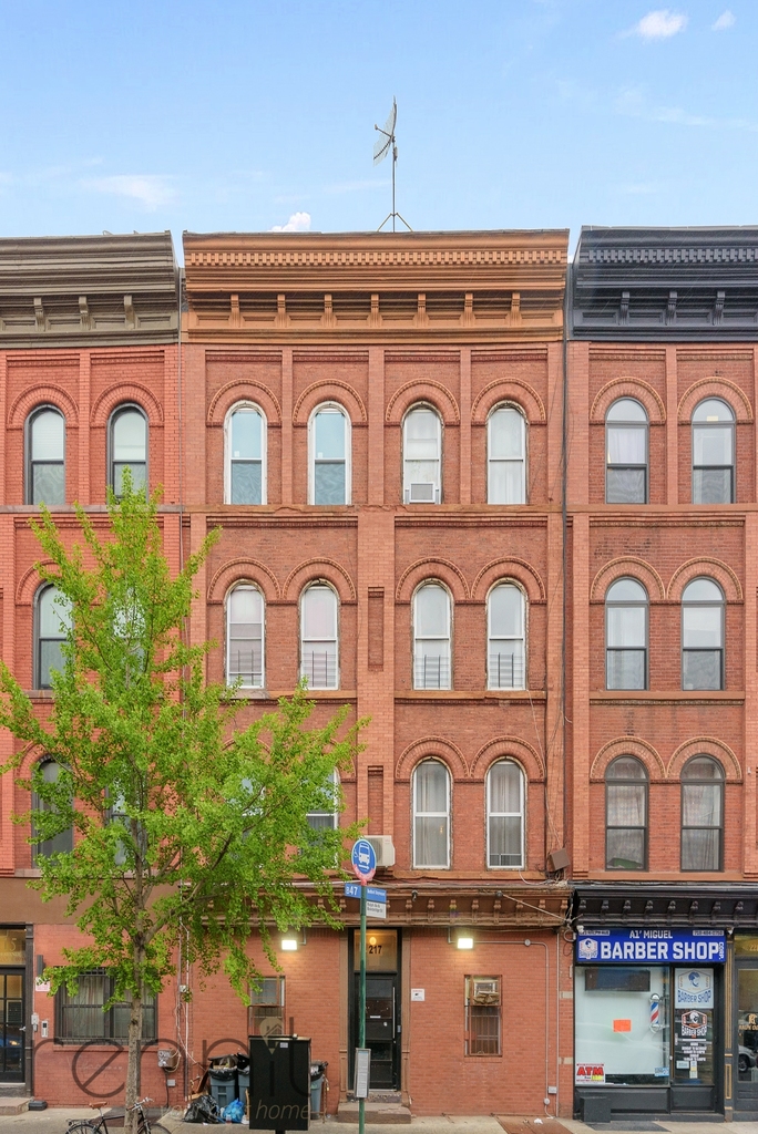 217 Ralph Avenue - Photo 9