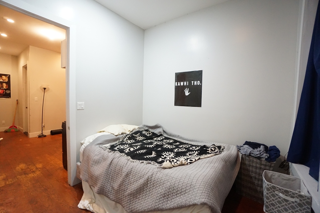 217 Ralph Avenue - Photo 4