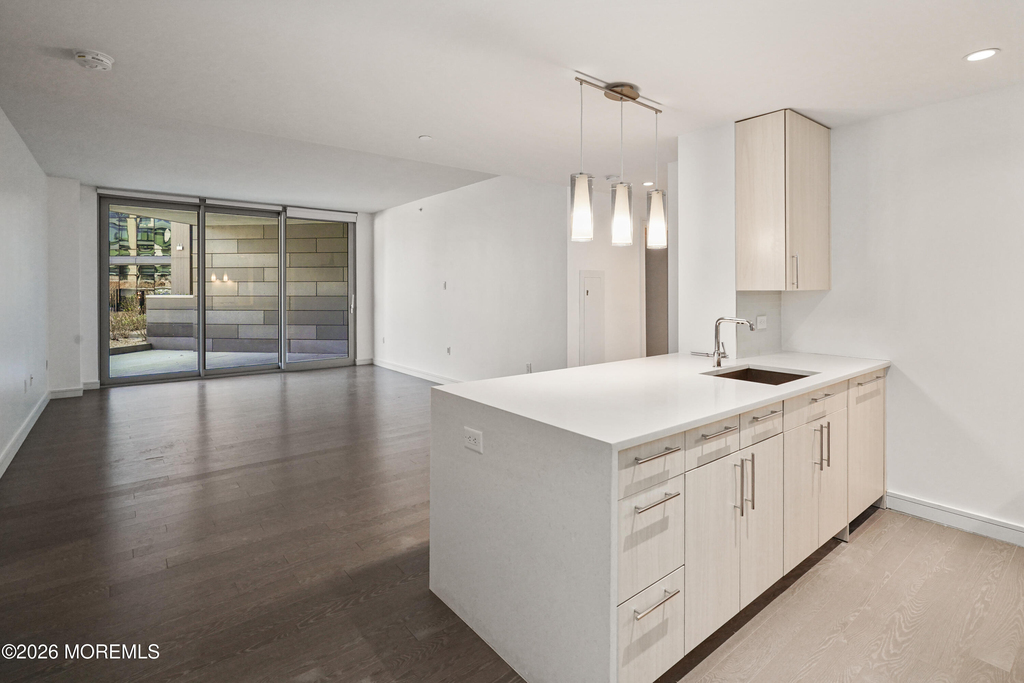 15 Morris Avenue - Photo 6