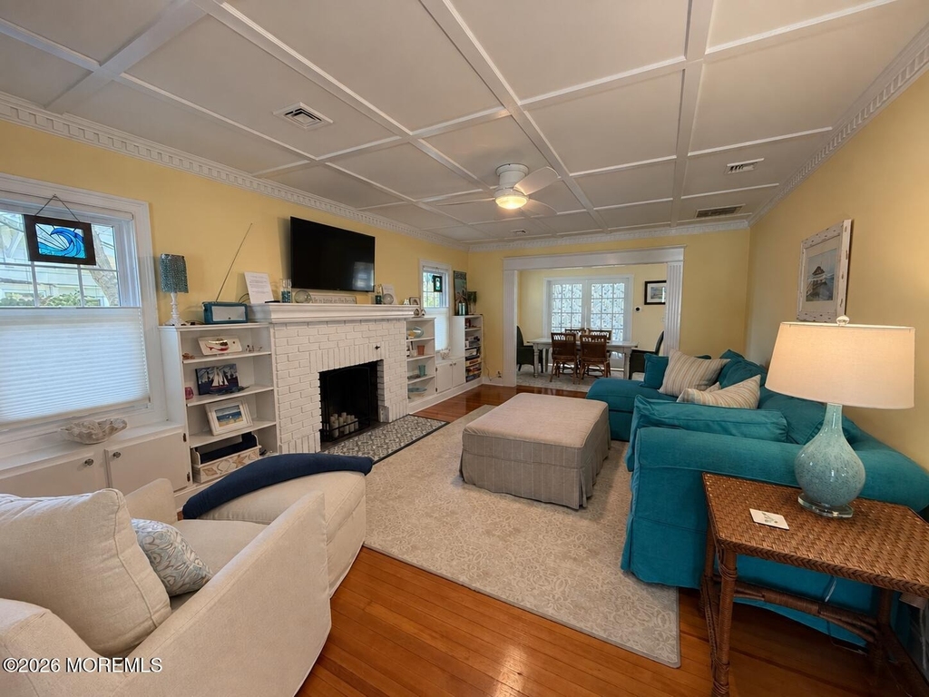 2116 4th Avenue - Photo 2