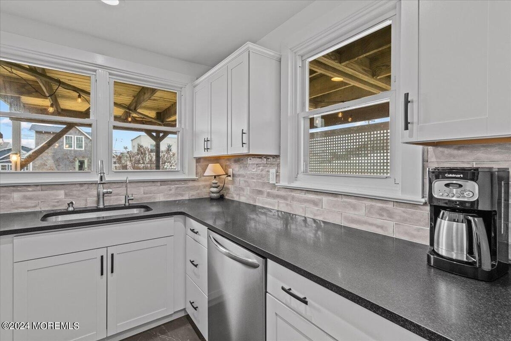51 3rd Avenue - Photo 7