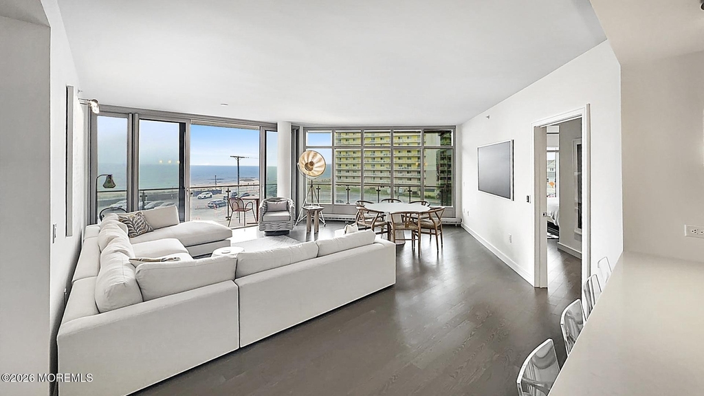 15 Morris Avenue - Photo 1