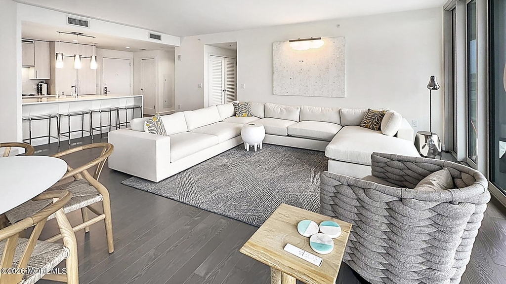 15 Morris Avenue - Photo 2