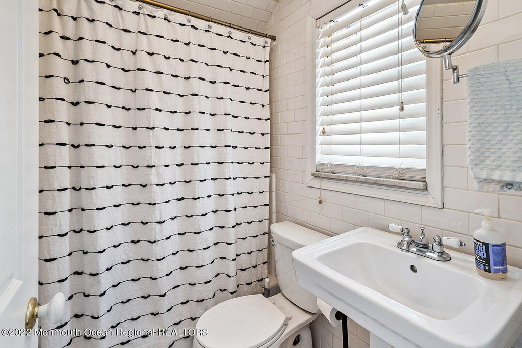 119 Branch Avenue - Photo 18