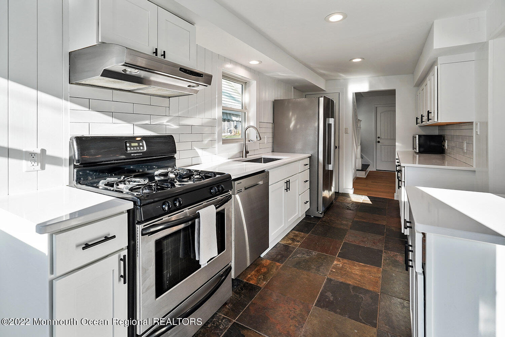 119 Branch Avenue - Photo 9