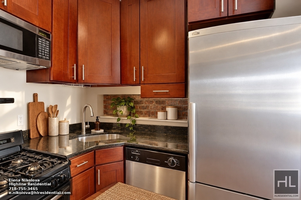 10 Avenue - Photo 2