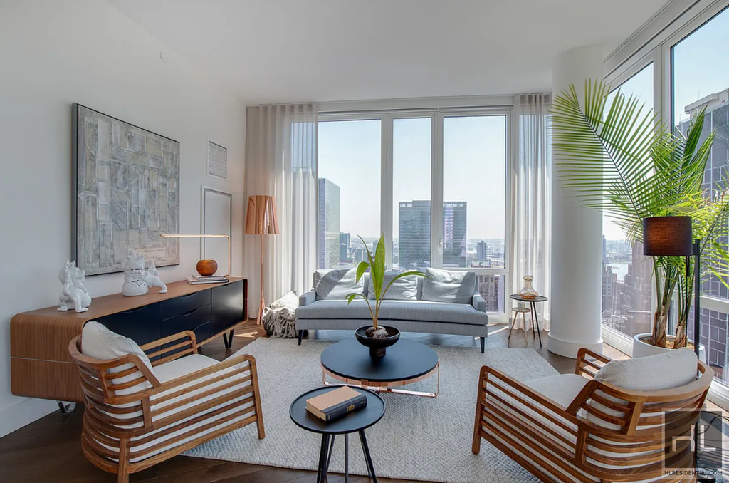 East 44th Street - Photo 0