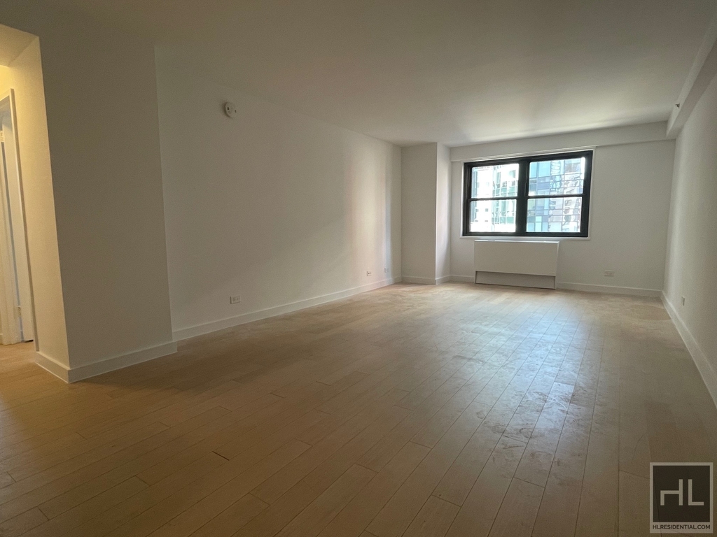 East 39th Street - Photo 1