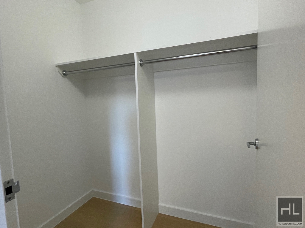 East 39th Street - Photo 5