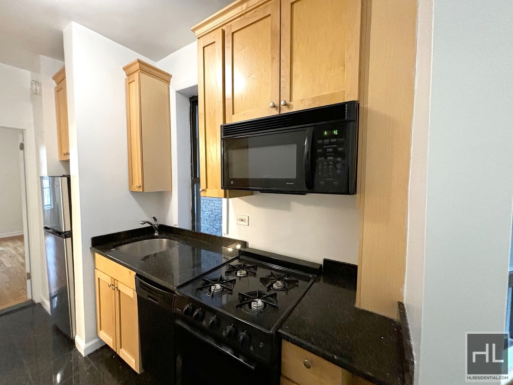 East 84th Street - Photo 0